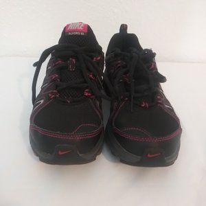 Nike Air Alvord women's size 7 black and pink running trail shoes